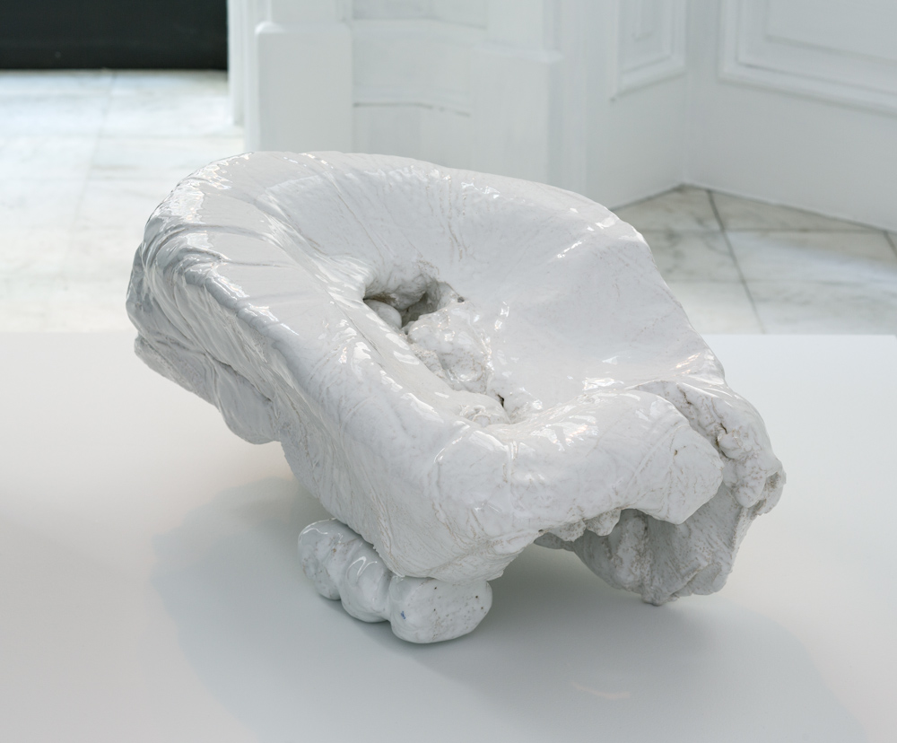 Rosemarie Trockel, <i>AROMA</i>, 2014. Glazed ceramic, 23 3/4 x 14 3/4 x 9 1/2 inches (60 x 37 x 24 cm) © Rosemarie Trockel.